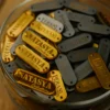 id-11134207-82251-mfw9phrsrtvy00 LAbel Akrilik Gold