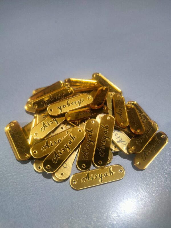 Label Akrilik Gold Label Hijab Branding