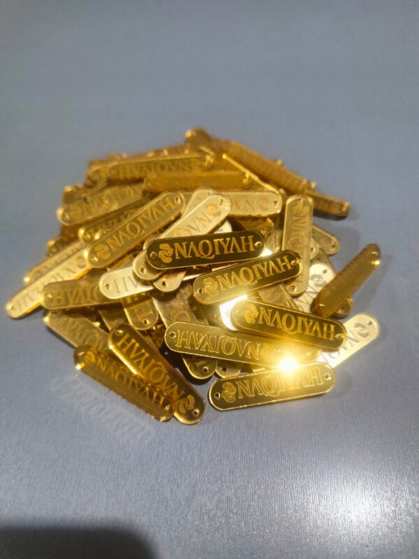 Label Akrilik Gold Label Hijab Branding